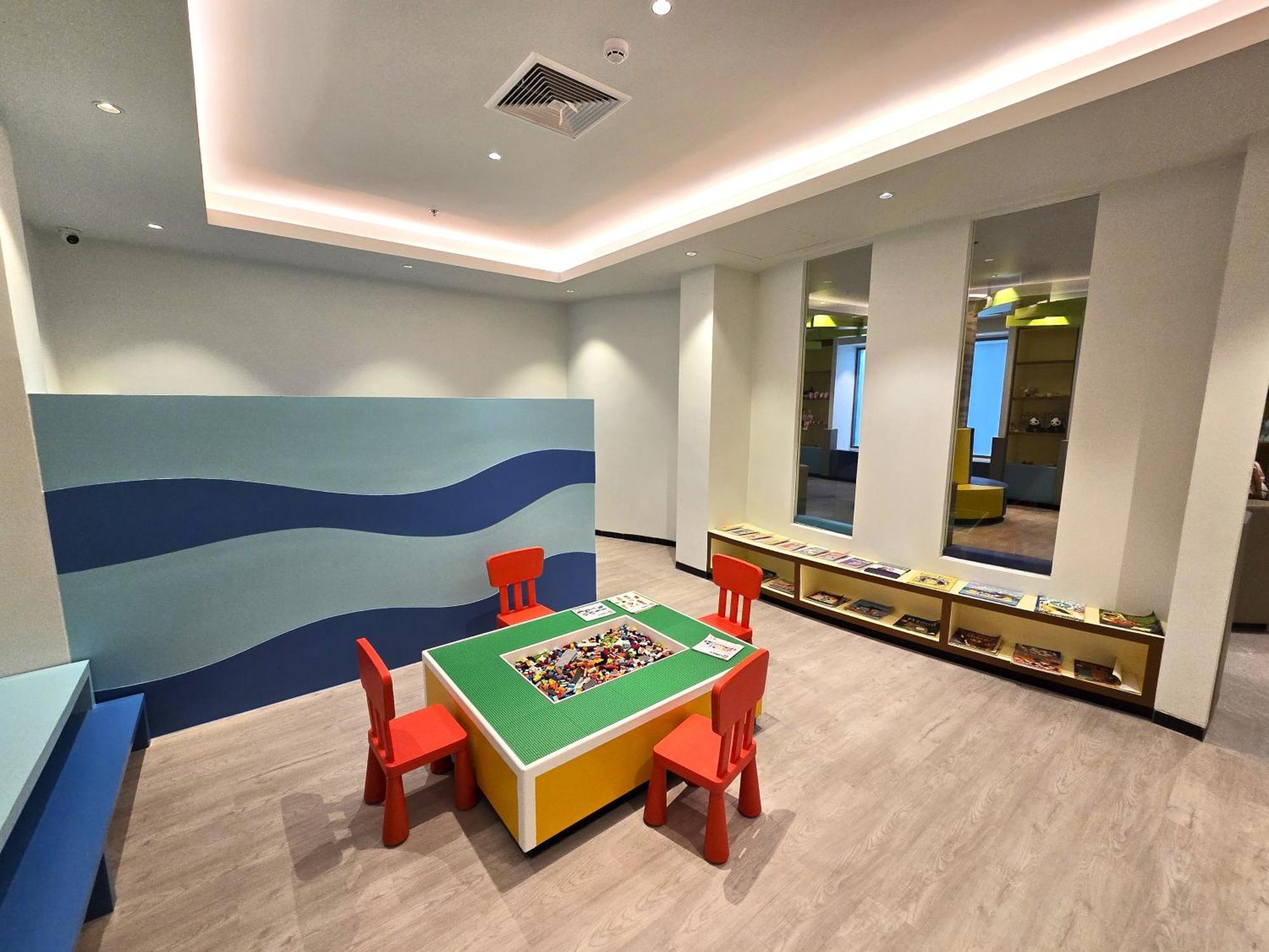 Oceanfront Beach Resort - Sha Extra Plus Patong Екстер'єр фото The Children's Museum