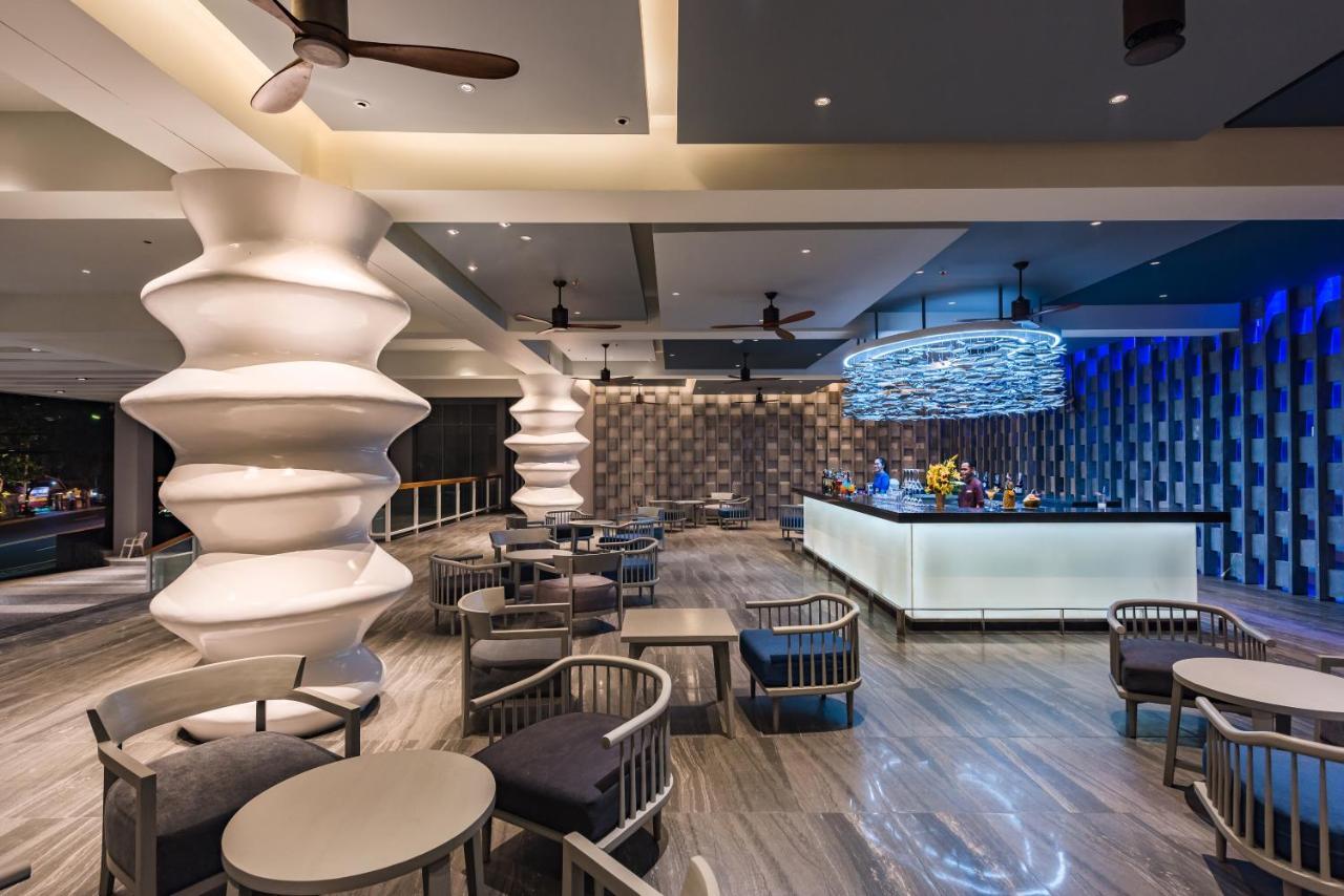 Oceanfront Beach Resort - Sha Extra Plus Patong Екстер'єр фото The lounge at the airport
