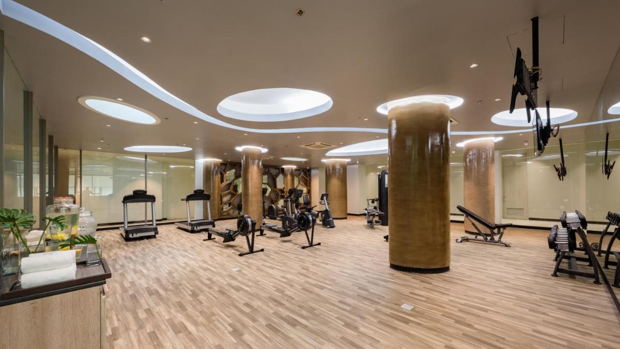 Oceanfront Beach Resort - Sha Extra Plus Patong Екстер'єр фото The gym at the Ritz-Carlton, DIFC