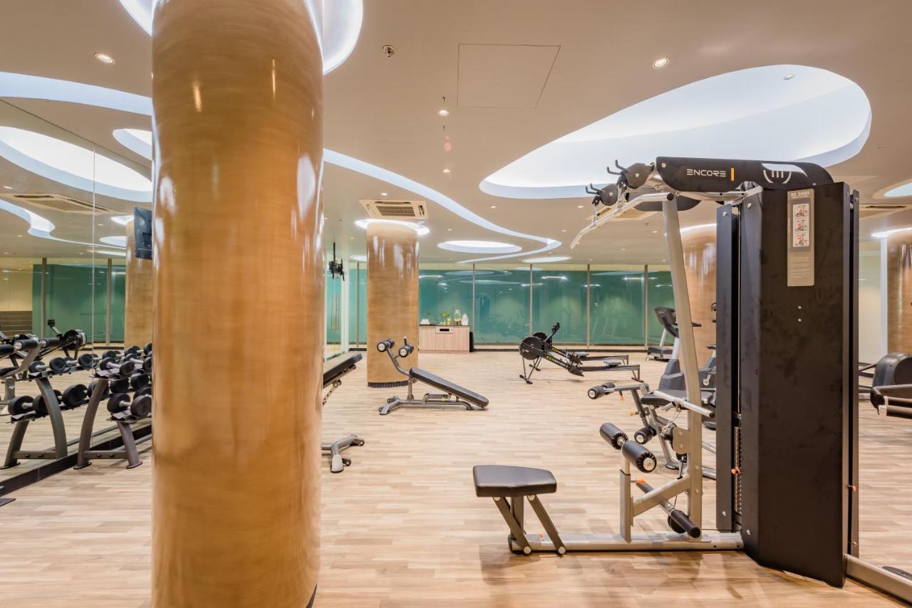 Oceanfront Beach Resort - Sha Extra Plus Patong Екстер'єр фото The gym at the hotel
